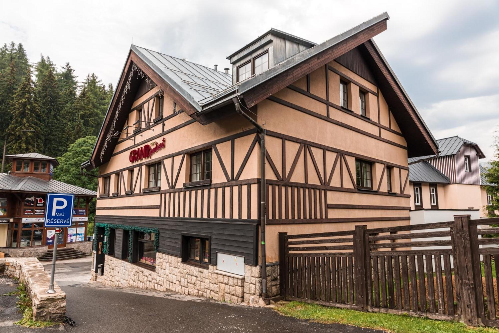 Grand Apartments Špindlerŭv Mlýn Dış mekan fotoğraf